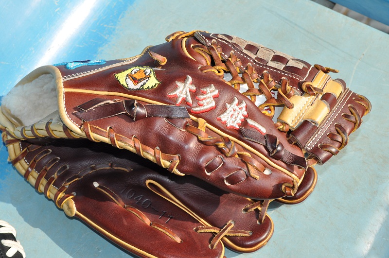 ☆激レア☆福岡ソフトバンクホークス 本多雄一 グローブ